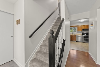 2053 Stancrest Rd, Dublin, OH 43016 - photo 2