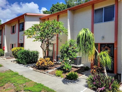 1635 58th Terrace S unit 4, Saint Petersburg, FL 33712 - photo 2