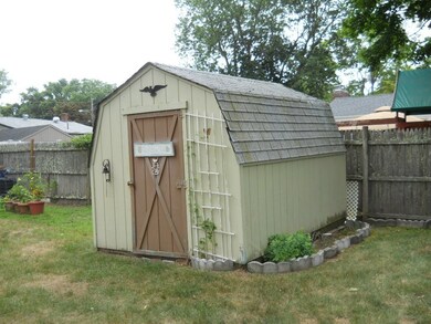26 Perkins St, Warwick, RI 02886 - photo 2