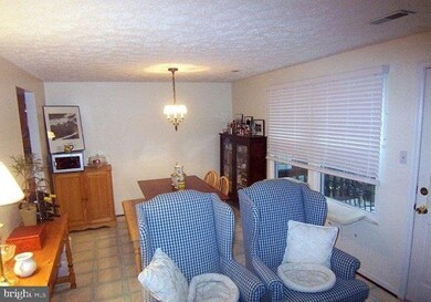 22418 Stablehouse Dr, Sterling, VA 20164 - photo 7