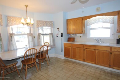 216 Green Grove - 12