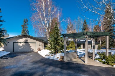 2-55625GatehouseLn_Exterior-Front1