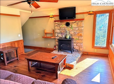 211 Apple Way, Blowing Rock, NC 28605 - photo 4