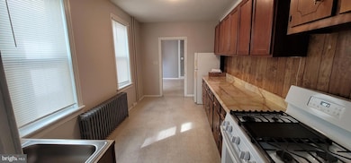 1048 Muhlenberg St, Reading, PA 19602 - photo 7