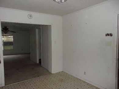 128 Shellwood Dr, Wake Village, TX 75501 - photo 7