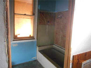 Main level bath