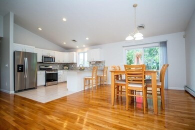 22 Hartford St, South Dartmouth, MA 02748 - photo 7