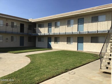 5036 W Avenue l8 unit 5, Quartz Hill, CA 93536 - photo 3