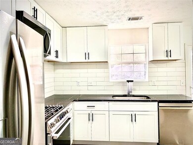 1533 Inverness Dr, Stone Mountain, GA 30083 - photo 7