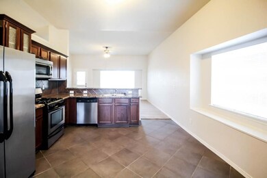 813 Desert Bush Dr, El Paso, TX 79928 - photo 4