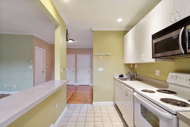 99 E Brookline St unit 4, Boston, MA 02118 - photo 7