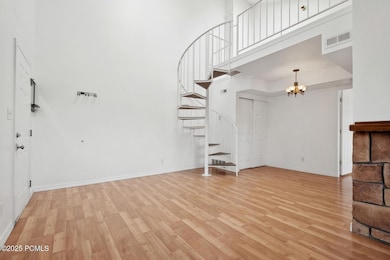 3_Livingroom_1800x1200_4214319