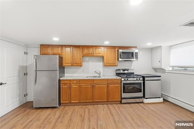 202 Knox Ave unit 1, Cliffside Park, NJ 07010 - photo 6