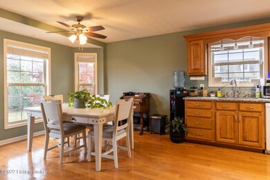 156 Green Wood Dr, Mount Washington, KY 40047 - photo 7