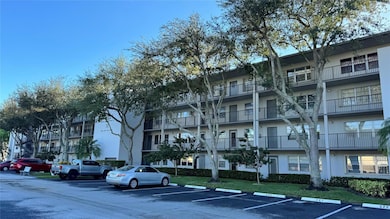300 SW 134th Way unit 304E, Pembroke Pines, FL 33027 - photo 2
