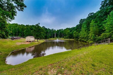 1069 Montley View Dr, Asheboro, NC 27205 - photo 4