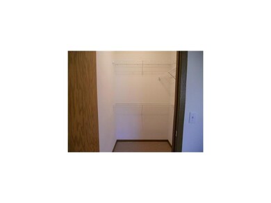 Closet-Master. Walk-in closet