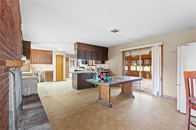 201 E Riley St, Atchison, KS 66002 - photo 3