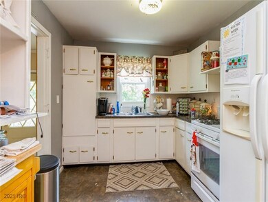 2205 S 8th Ave E, Newton, IA 50208 - photo 6