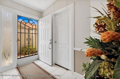05_2201BlueSpringsRd_32_Foyer_LowRes
