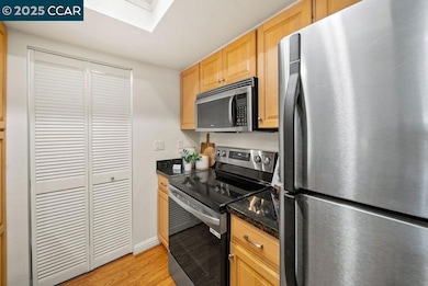 2530 Oak Rd unit 303, Walnut Creek, CA 94597 - photo 6