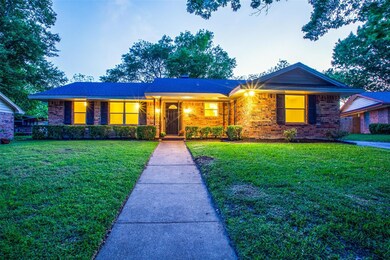 1209 Red Oak St, Ennis, TX 75119 - photo 2