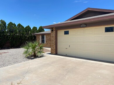 822 Sherwood Dr, Alamogordo, NM 88310 - photo 2