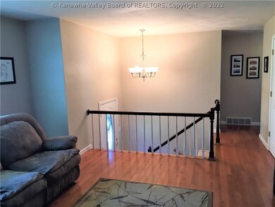 245 Pine Cir, Dunbar, WV 25064 - photo 5