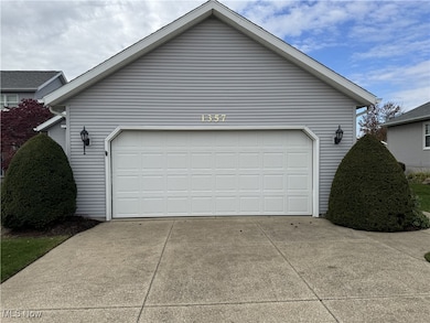 1357 S Azalea Blvd, Barberton, OH 44203 - photo 4