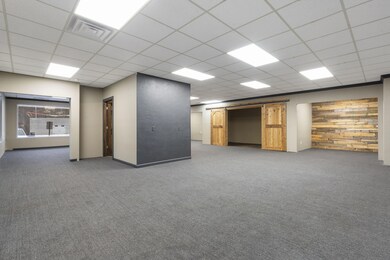 Commercial w/ Apartment Reeds Spring