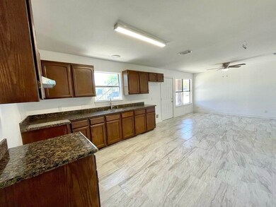 201 Masterson Rd unit 108, Laredo, TX 78046 - photo 6