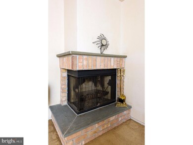 105 Bernard Ct, Chesterbrook, PA 19087 - photo 3