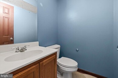 338 Borum St, Strasburg, VA 22657 - photo 5