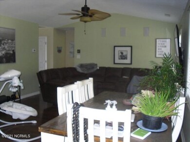 110 Crooked Run Dr living area