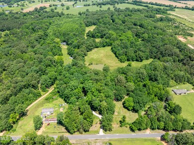 6869 Compress Rd unit F, Como, MS 38619 - photo 4