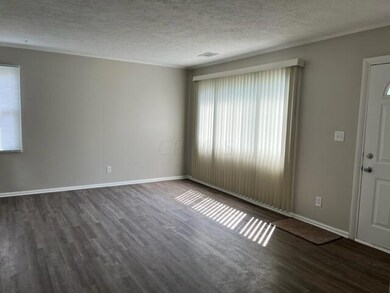 228 St Christopher Ln, Columbus, OH 43213 - photo 3