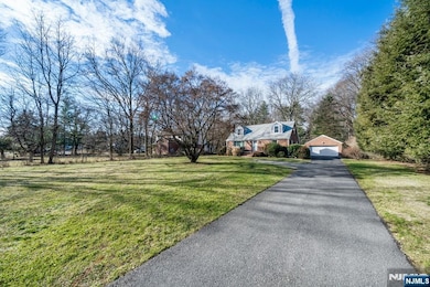 181 Pascack Rd, Woodcliff Lake, NJ 07677 - photo 2