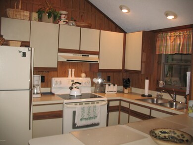 38 Bird Ln, Lake Ariel, PA 18436 - photo 7