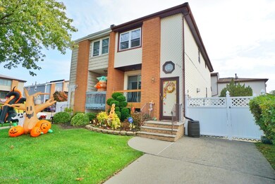 272 Leverett Ave, Staten Island, NY 10308 - photo 3