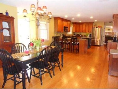 90 Laurel Ln, Bellingham, MA 02019 - photo 3