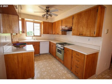 3324 17th Ave, Forest Grove, OR 97116 - photo 5