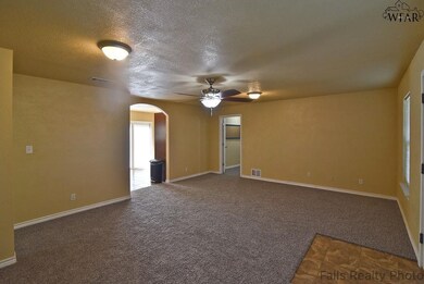 1217 Harvey Dr, Wichita Falls, TX 76302 - photo 3