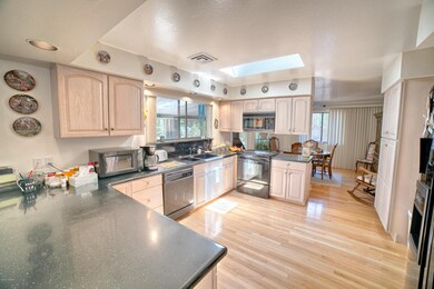 Spacious kitchen!