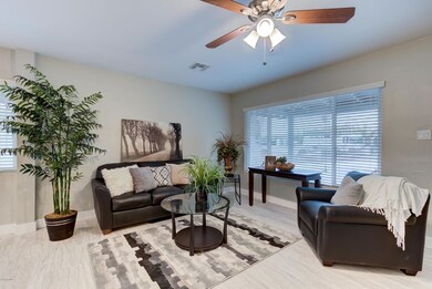 611 N Sunland Dr-7