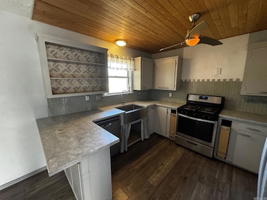 714 W Kraus St, Clarksville, AR 72830 - photo 6