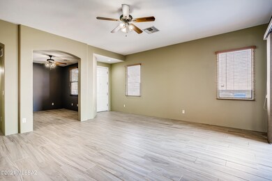 4-571705456-12 Living Room