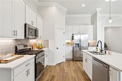Stainless steel appliances, with refrigerator incl