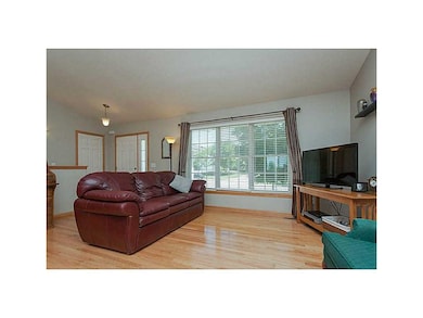 1408 Wolf Dr NW, Cedar Rapids, IA 52405 - photo 2