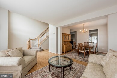 458 Hawkridge Ln, Sykesville, MD 21784 - photo 2