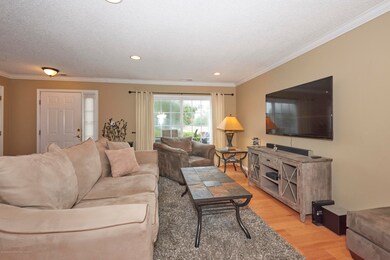 38 Phoenix Ct, Tinton Falls, NJ 07712 - photo 3